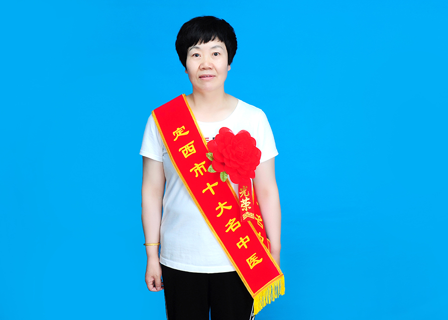王国琴.jpg